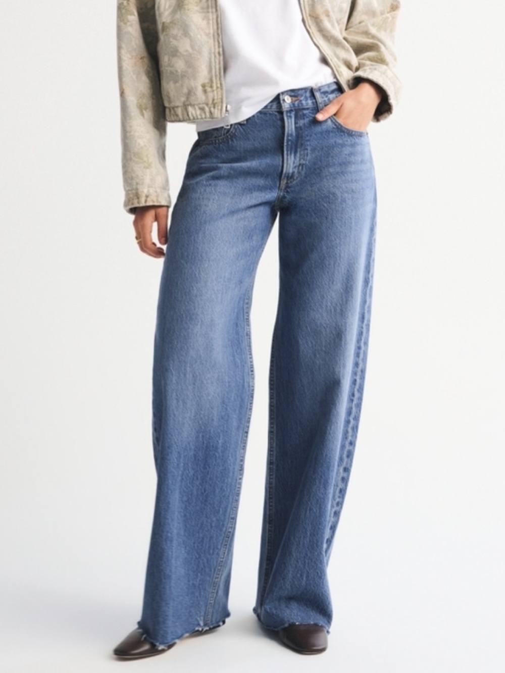 A&F Low Rise Ultra Loose Jean